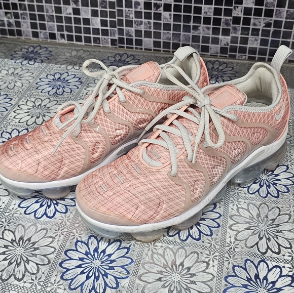 Nike Air Vapormax Plus Bleached Coral  Women's - Picture 2 of 7